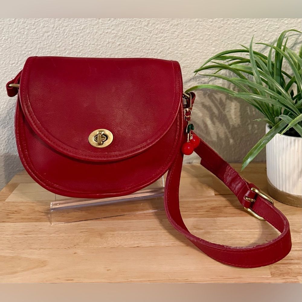 COACH #9981 Red Watson Gold Toned Hardware in Excellent Vintage Condition!